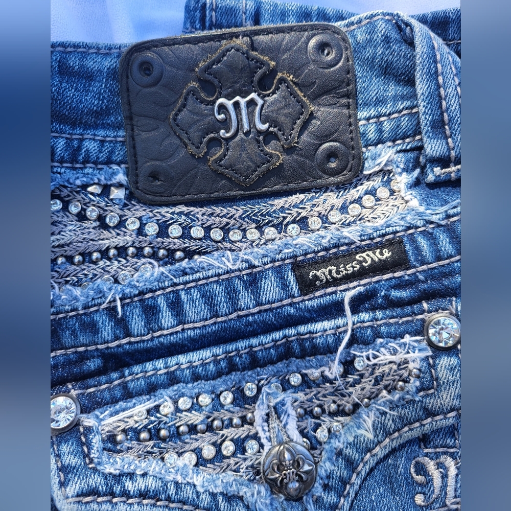 Miss Me Capri size 27